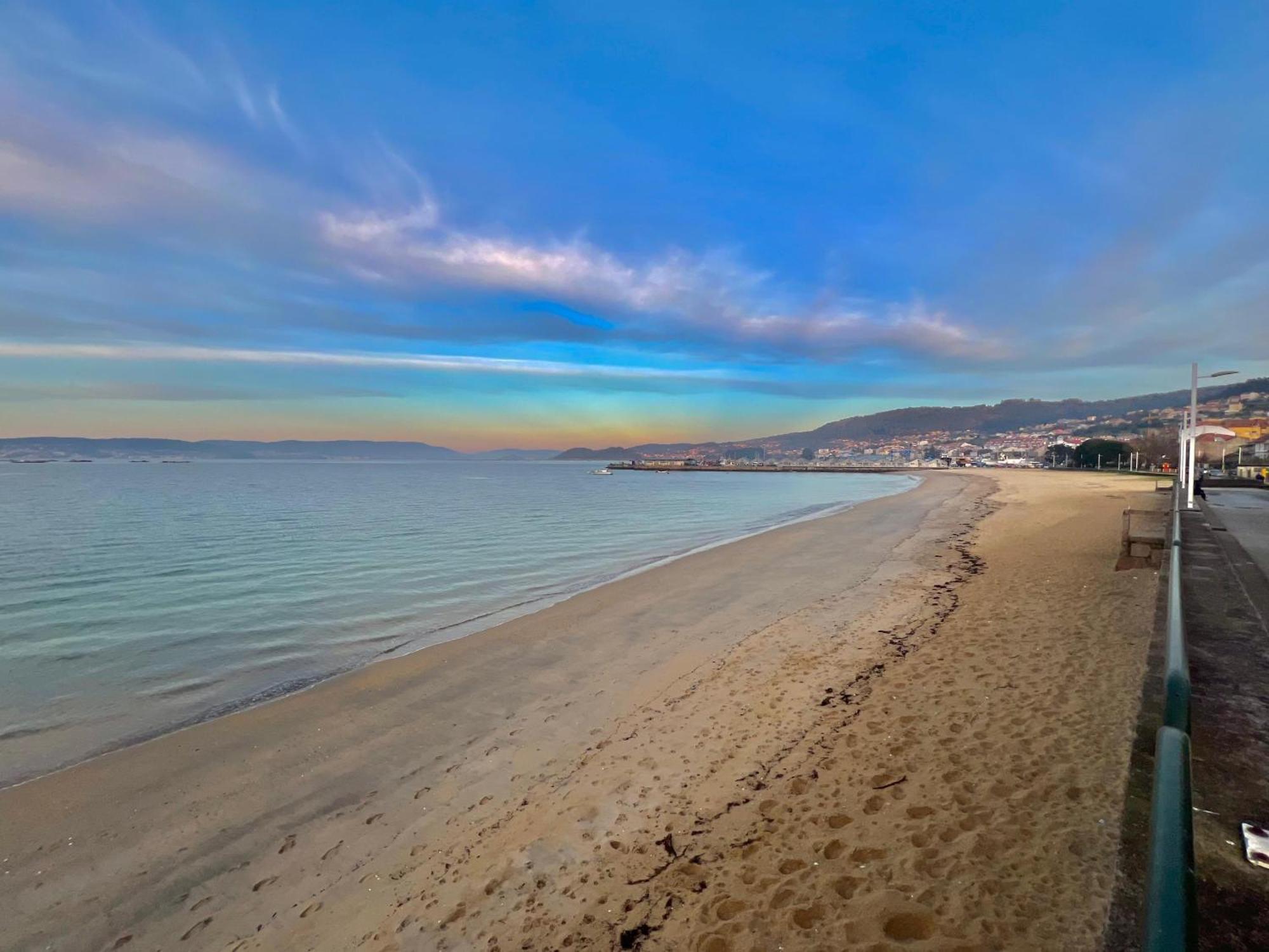 Apartamento Centrico Cerca De La Playa Bueu Kültér fotó